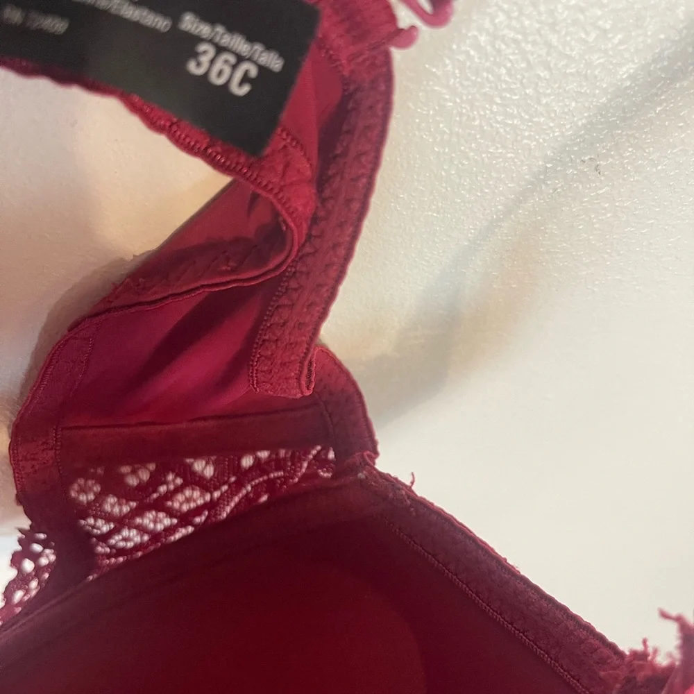 Elegant Lace Burgundy Bra - Picture 2 of 2